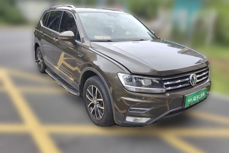 Used Volkswagen Tiguan L 2018 330TSI Automatic Two-Wheel Drive Luxury Edition Front Right 45 Deg