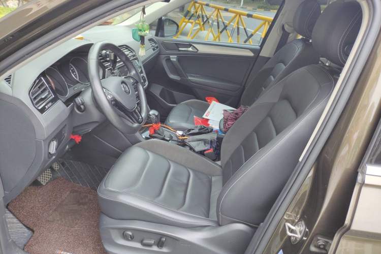 Used Volkswagen Tiguan L 2018 330TSI Automatic Two-Wheel Drive Luxury Edition Left Front Seat