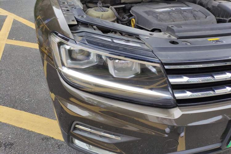 Used Volkswagen Tiguan L 2018 330TSI Automatic Two-Wheel Drive Luxury Edition Right Front Headlight