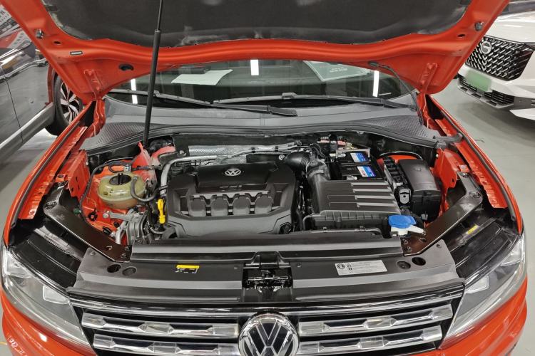 Used Volkswagen Tiguan L 2018 Revised Version 330TSI Automatic Two-Wheel Drive Comfort Edition Engine Bay