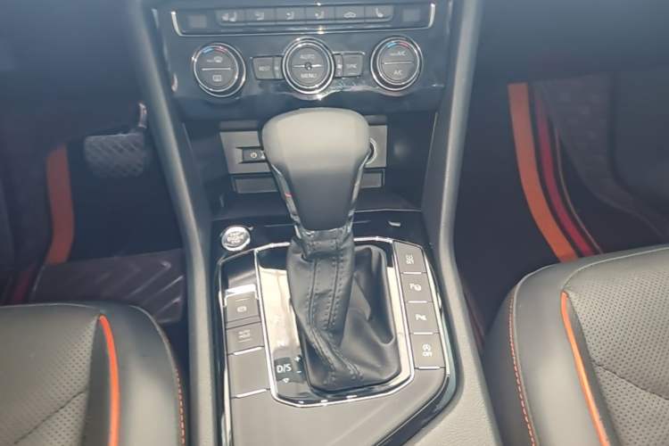 Used Volkswagen Tiguan L 2018 330TSI Automatic Two-Wheel Drive Flagship Edition Gear Lever