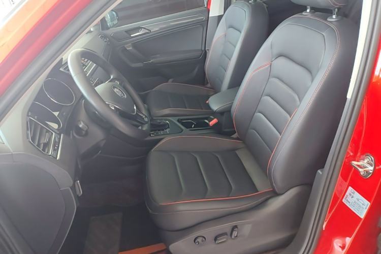 Used Volkswagen Tiguan L 2018 330TSI Automatic Two-Wheel Drive Flagship Edition Left Front Seat