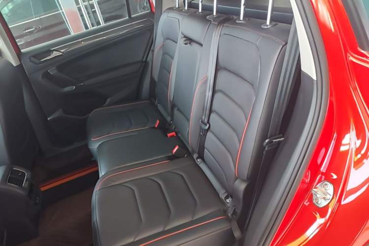 Used Volkswagen Tiguan L 2018 330TSI Automatic Two-Wheel Drive Flagship Edition Left Rear Seat