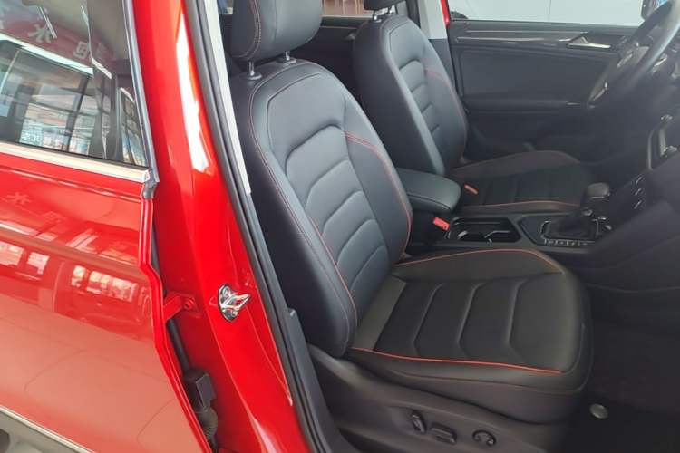 Used Volkswagen Tiguan L 2018 330TSI Automatic Two-Wheel Drive Flagship Edition Right Front Seat