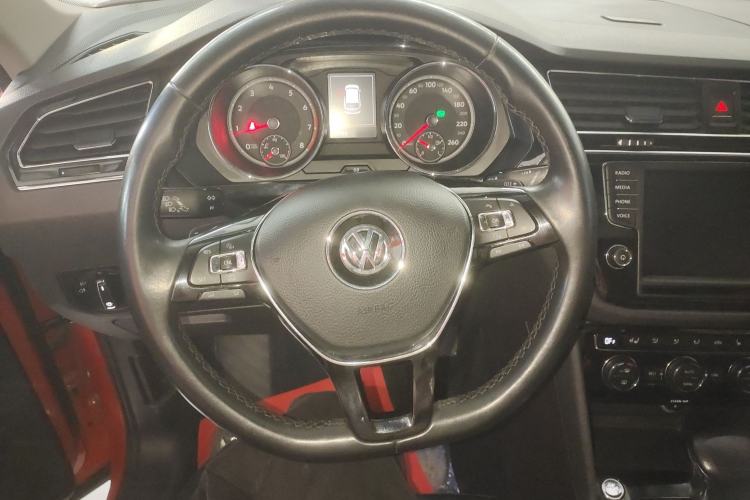 Used Volkswagen Tiguan L 2018 330TSI Automatic Two-Wheel Drive Flagship Edition Steering Wheel