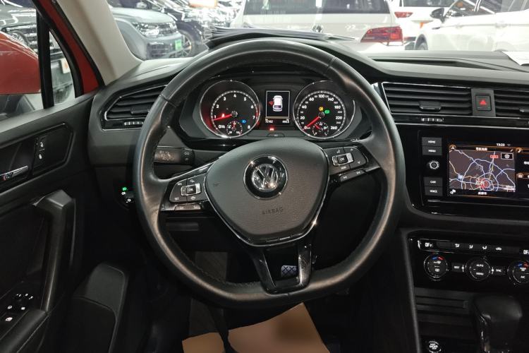 Used Volkswagen Tiguan L 2018 Revised Version 330TSI Automatic Two-Wheel Drive Comfort Edition Steering Wheel