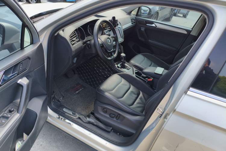 Used Volkswagen Tiguan L 2018 Facelift 330TSI Automatic Two-Wheel Drive Luxury Edition Driver Seat