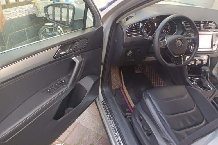 Used Volkswagen Tiguan L 2018 330TSI Automatic Two-Wheel Drive Luxury Edition Driver Seat