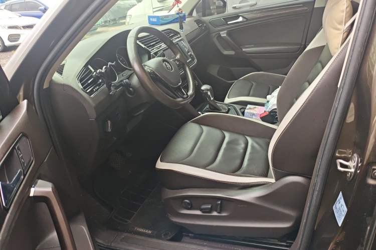 Used Volkswagen Tiguan L 2018 330TSI Automatic Two-Wheel Drive Luxury Edition Driver Seat