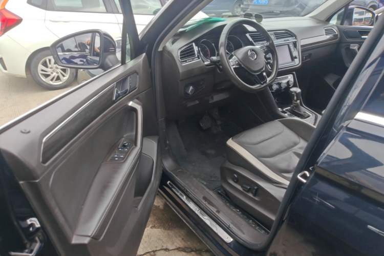 Used Volkswagen Tiguan L 2018 330TSI Automatic Two-Wheel Drive Luxury Edition Driver Seat