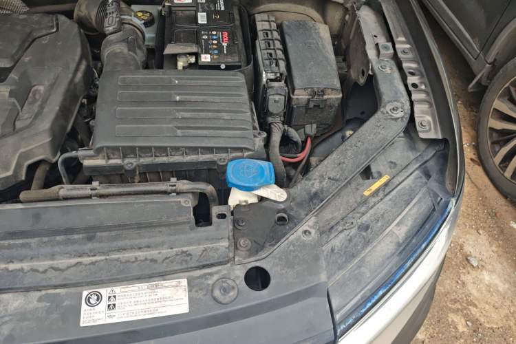 Used Volkswagen Tiguan L 2018 330TSI Automatic Two-Wheel Drive Luxury Edition Engine Bay Left