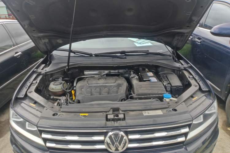 Used Volkswagen Tiguan L 2018 330TSI Automatic Two-Wheel Drive Luxury Edition Engine Bay