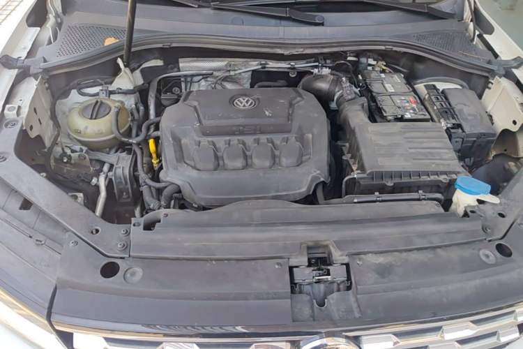 Used Volkswagen Tiguan L 2018 330TSI Automatic Two-Wheel Drive Luxury Edition Engine Bay