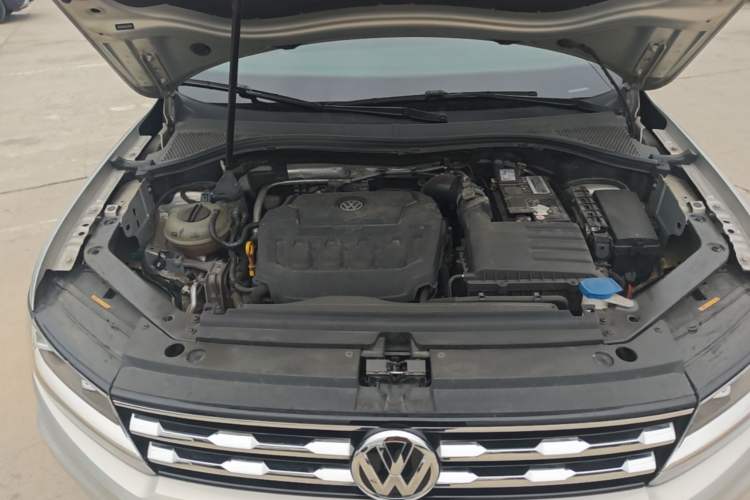 Used Volkswagen Tiguan L 2018 330TSI Automatic Two-Wheel Drive Luxury Edition Engine Bay