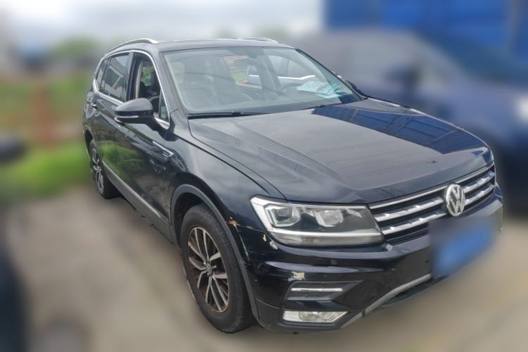 Used Volkswagen Tiguan L 2018 330TSI Automatic Two-Wheel Drive Luxury Edition Front Right 45 Deg