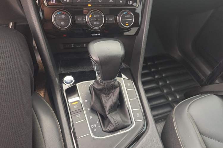 Used Volkswagen Tiguan L 2018 330TSI Automatic Two-Wheel Drive Luxury Edition Gear Lever