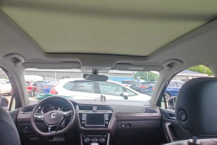 Used Volkswagen Tiguan L 2018 330TSI Automatic Two-Wheel Drive Luxury Edition Headliner