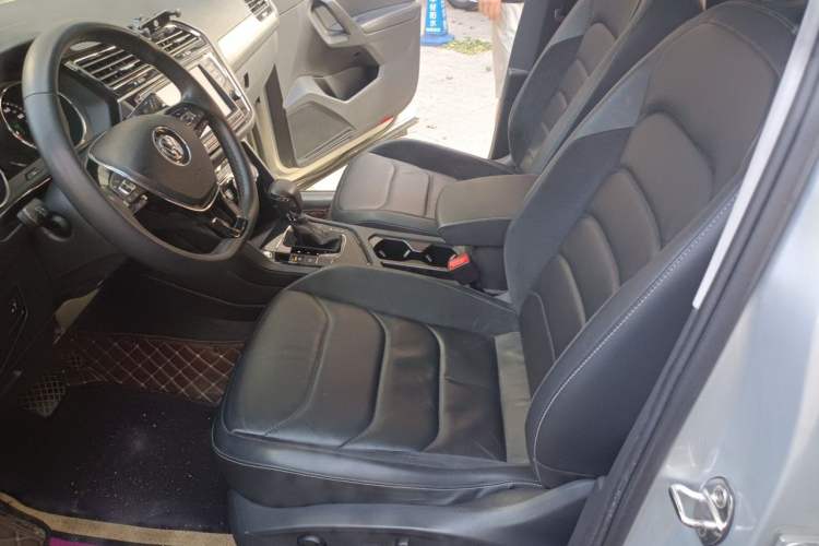 Used Volkswagen Tiguan L 2018 330TSI Automatic Two-Wheel Drive Luxury Edition Left Front Seat