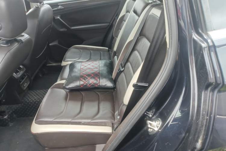 Used Volkswagen Tiguan L 2018 330TSI Automatic Two-Wheel Drive Luxury Edition Left Rear Seat
