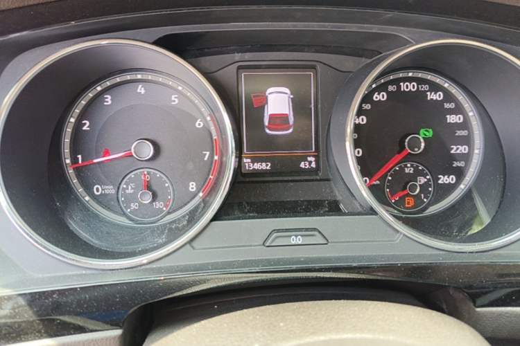 Used Volkswagen Tiguan L 2018 330TSI Automatic Two-Wheel Drive Luxury Edition Odometer Close Up