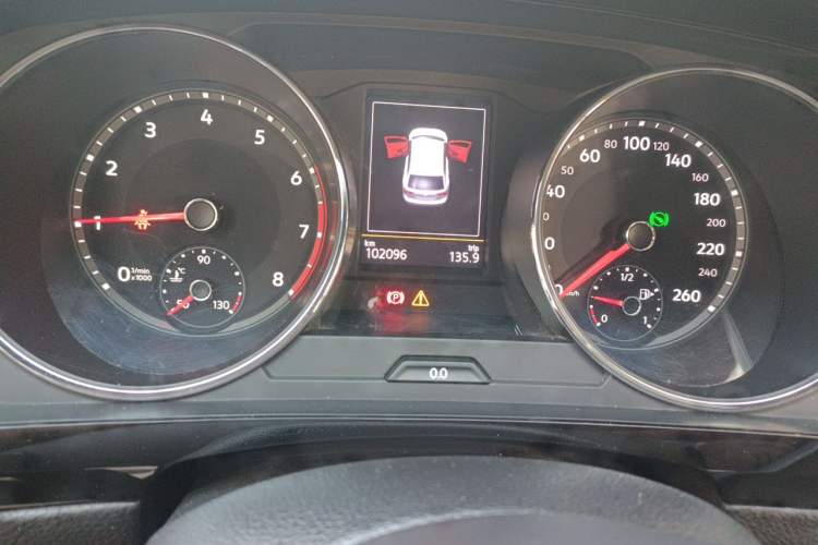 Used Volkswagen Tiguan L 2018 330TSI Automatic Two-Wheel Drive Luxury Edition Odometer Close Up