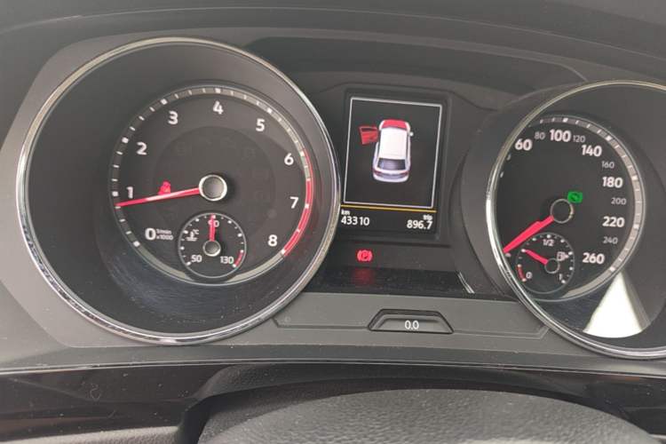 Used Volkswagen Tiguan L 2018 330TSI Automatic Two-Wheel Drive Luxury Edition Odometer Close Up