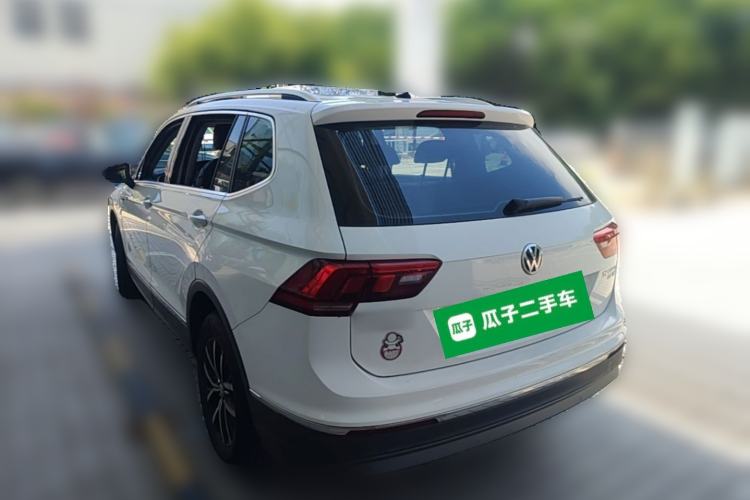 Used Volkswagen Tiguan L 2018 330TSI Automatic Two-Wheel Drive Luxury Edition Rear Left 45 Deg