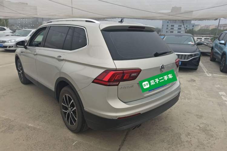 Used Volkswagen Tiguan L 2018 330TSI Automatic Two-Wheel Drive Luxury Edition Rear Left 45 Deg