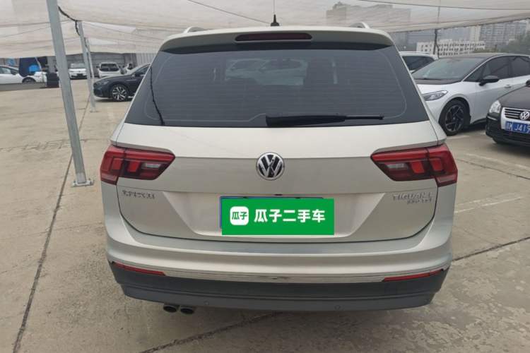 Used Volkswagen Tiguan L 2018 330TSI Automatic Two-Wheel Drive Luxury Edition Rear