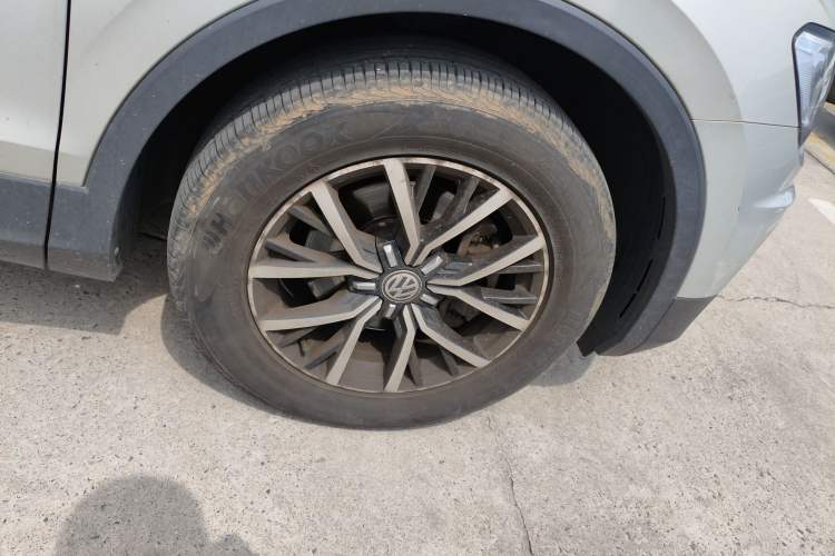 Used Volkswagen Tiguan L 2018 Facelift 330TSI Automatic Two-Wheel Drive Luxury Edition Right Front Wheel Hub