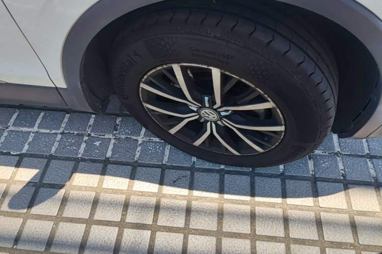 Used Volkswagen Tiguan L 2018 330TSI Automatic Two-Wheel Drive Luxury Edition Right Front Wheel Hub