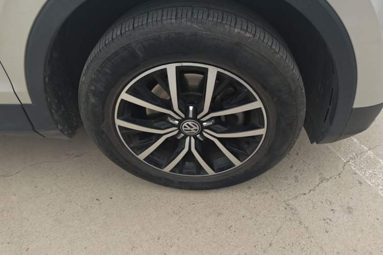 Used Volkswagen Tiguan L 2018 330TSI Automatic Two-Wheel Drive Luxury Edition Right Front Wheel Hub
