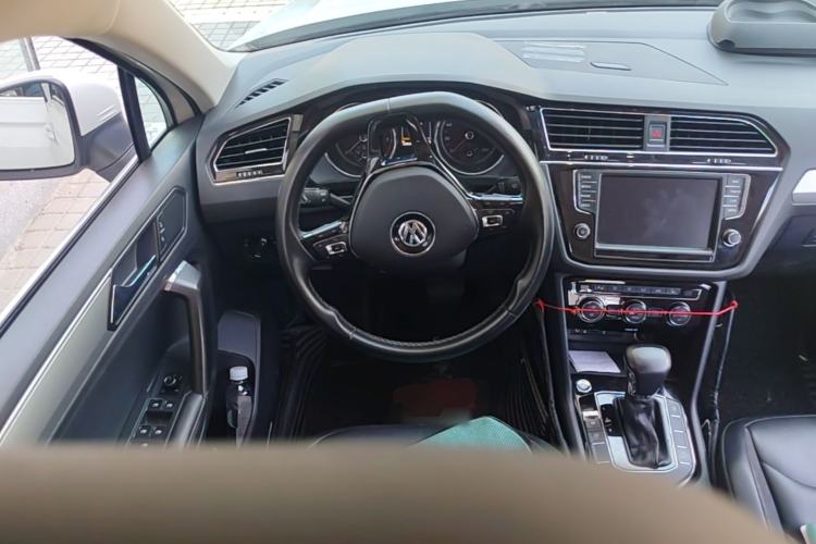 Used Volkswagen Tiguan L 2018 330TSI Automatic Two-Wheel Drive Luxury Edition Steering Wheel