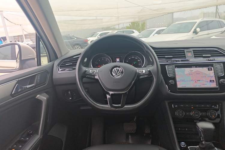 Used Volkswagen Tiguan L 2018 330TSI Automatic Two-Wheel Drive Luxury Edition Steering Wheel