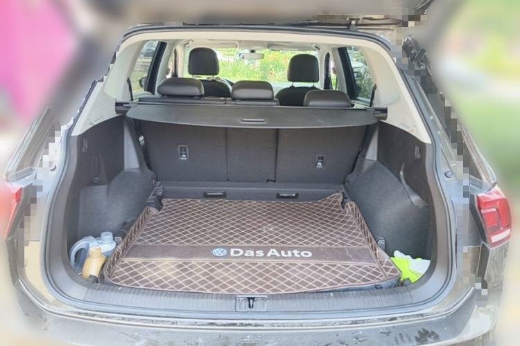 Used Volkswagen Tiguan L 2018 330TSI Automatic Two-Wheel Drive Luxury Edition Trunk