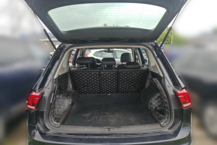 Used Volkswagen Tiguan L 2018 330TSI Automatic Two-Wheel Drive Luxury Edition Trunk
