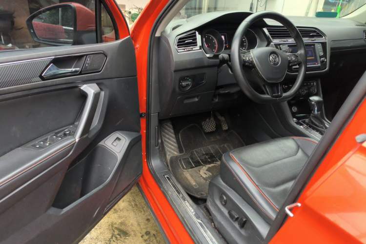 Used Volkswagen Tiguan L 2018 Revised 330TSI Automatic Two-Wheel Drive Flagship Edition Driver Seat