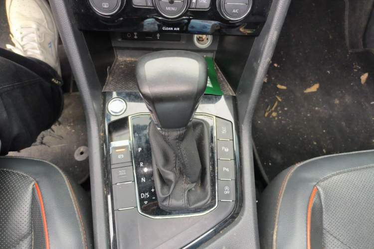 Used Volkswagen Tiguan L 2018 Revised 330TSI Automatic Two-Wheel Drive Flagship Edition Gear Lever