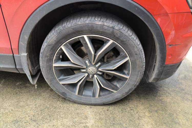Used Volkswagen Tiguan L 2018 Revised 330TSI Automatic Two-Wheel Drive Flagship Edition Right Front Wheel Hub