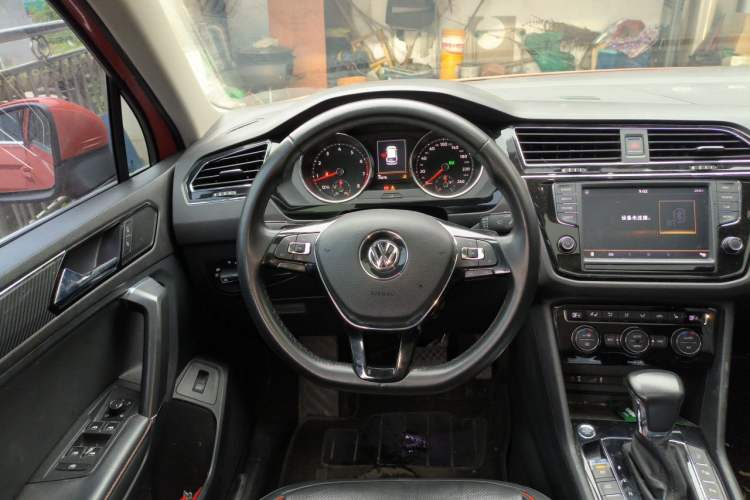 Used Volkswagen Tiguan L 2018 Revised 330TSI Automatic Two-Wheel Drive Flagship Edition Steering Wheel