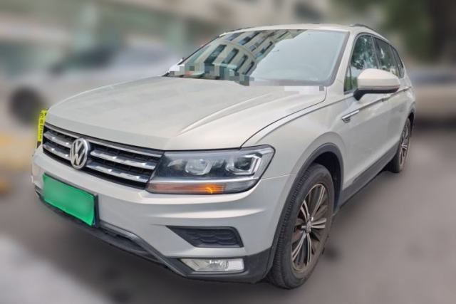 Volkswagen Tiguan L 2018 Revised Version 330TSI Automatic Two-Wheel Drive Trendy Edition с пробегом