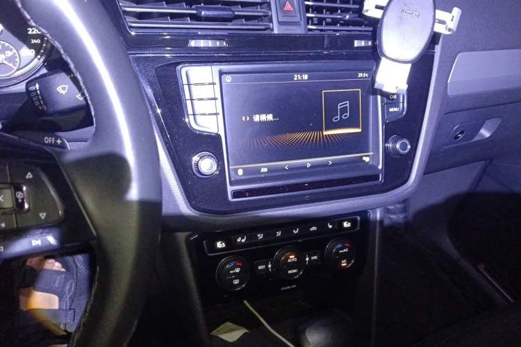 Used Volkswagen Tiguan L 2018 330TSI Automatic Two-Wheel Drive Flagship Edition Audio And AC Panel