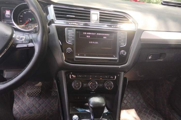 Used Volkswagen Tiguan L 2018 330TSI Automatic Two-Wheel Drive Luxury Edition Audio And AC Panel