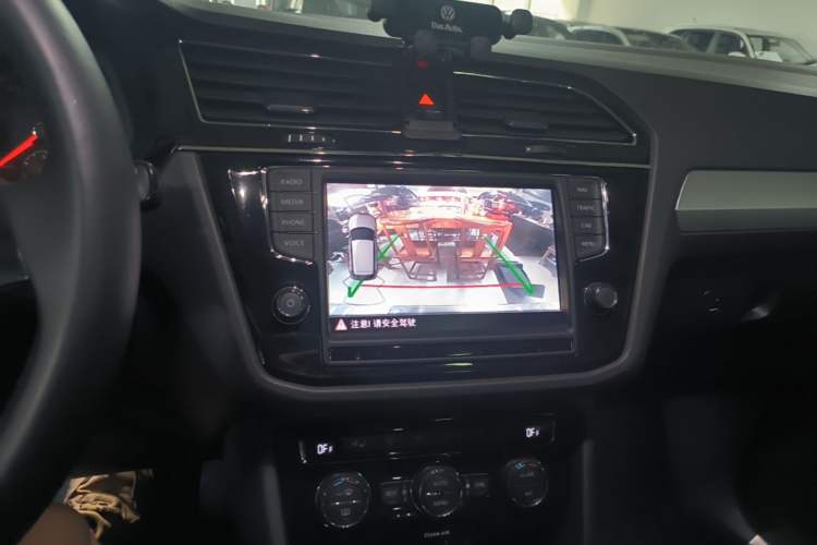 Used Volkswagen Tiguan L 2018 380TSI Automatic All-Wheel Drive Luxury Edition Audio And AC Panel
