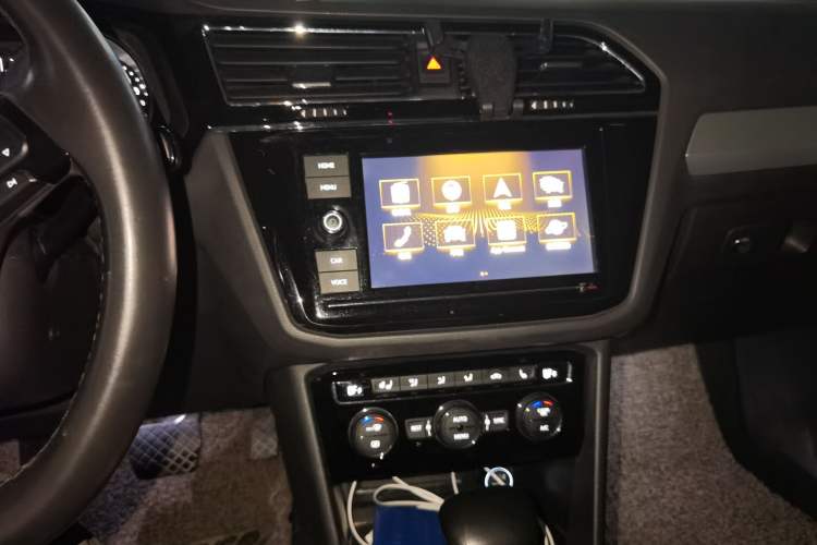 Used Volkswagen Tiguan L 2018 Facelift 330TSI Automatic Two-Wheel Drive Luxury Edition Audio And AC Panel