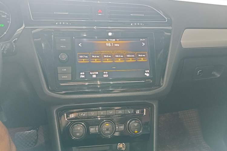 Used Volkswagen Tiguan L 2018 330TSI Automatic Two-Wheel Drive Luxury Edition Audio And AC Panel