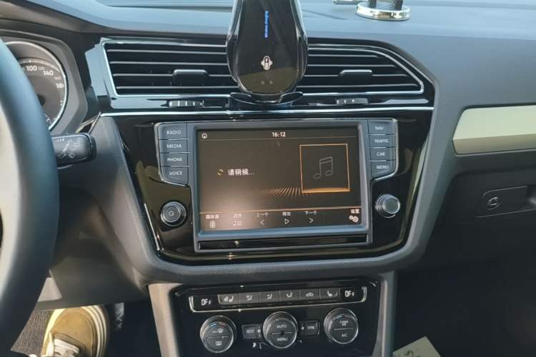 Used Volkswagen Tiguan L 2018 330TSI Automatic Two-Wheel Drive Flagship Edition Audio And AC Panel