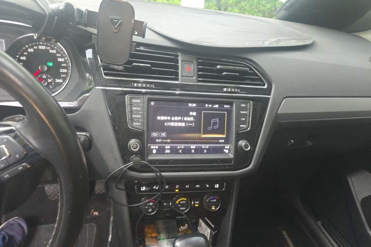 Used Volkswagen Tiguan L 2018 330TSI Automatic Two-Wheel Drive Flagship Edition Audio And AC Panel