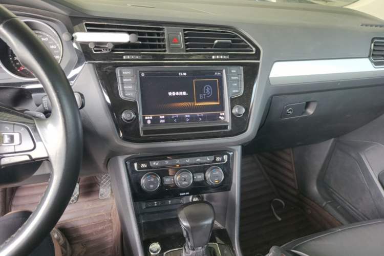 Used Volkswagen Tiguan L 2018 330TSI Automatic Two-Wheel Drive Luxury Edition Audio And AC Panel