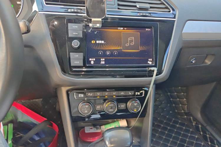 Used Volkswagen Tiguan L 2018 330TSI Automatic Two-Wheel Drive Comfort Edition Audio And AC Panel